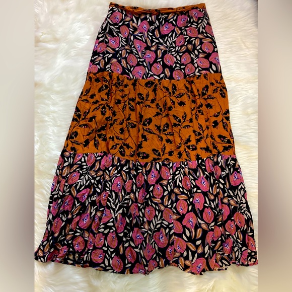 Daniel Rainn Dresses & Skirts - Daniel Rainn Floral Print Maxi Skirt!